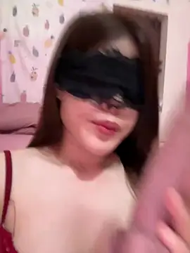 Snapshot of ZinzinLy chatting on March 15, 2026, 4:35 pm ZinzinLy online show from March 15, 2026, 4:35 pm