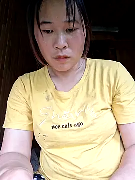 ALIENHR38 online show from September 23, 2025, 11:52 pm