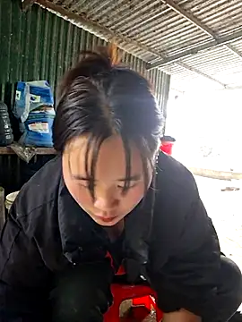 ALIENHR38 online show from December 22, 2025, 1:35 am