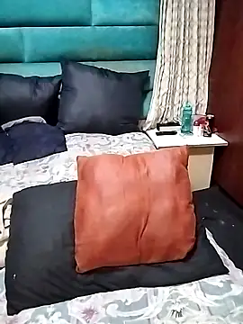 hemilynthomas2467 online show from November 25, 2025, 8:09 pm