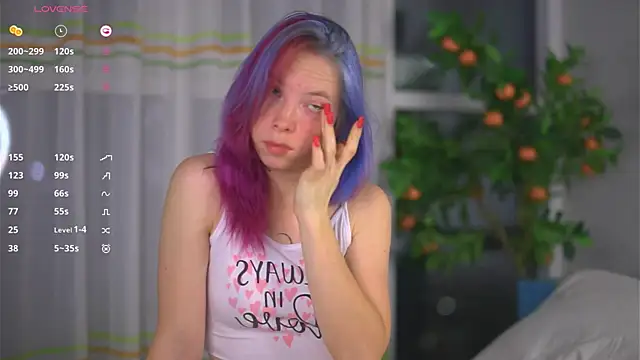 JuliannaWenger online show from November 18, 2025, 3:49 pm