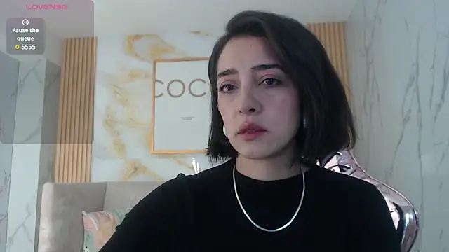 sara lopez s online show from October 24, 2025, 1:29 pm