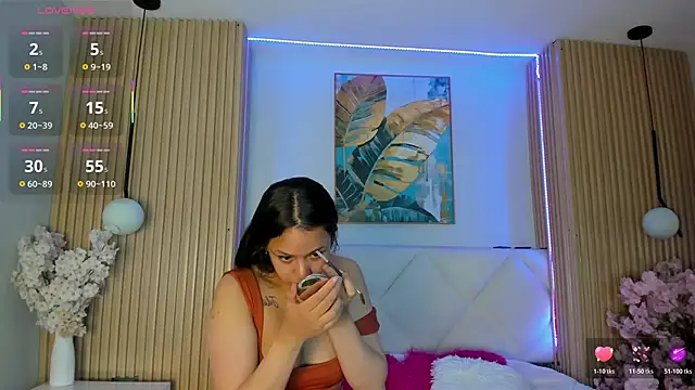 Snapshot of Mila_Hank_ chatting on June 1, 2026, 12:29 pm Mila Hank online show from June 1, 2026, 12:29 pm