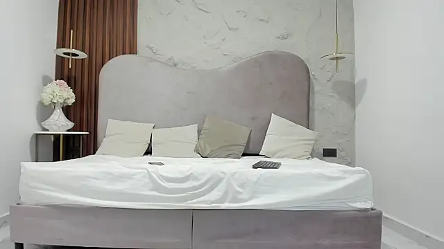 PamelaBonnet mml online show from February 25, 2026, 6:28 pm