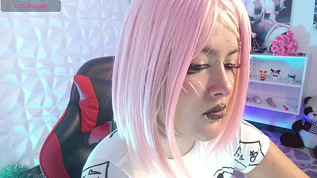 lil candy77 online show from April 14, 2026, 11:49 am