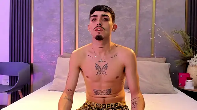 NikoStone  online show from October 21, 2025, 4:35 am