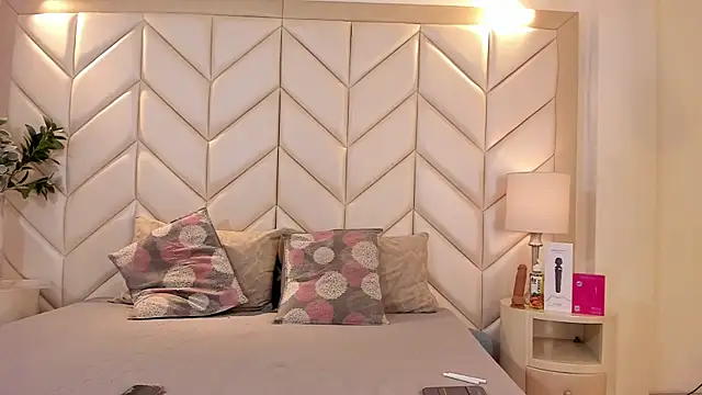 NikoStone  online show from April 1, 2026, 4:46 am