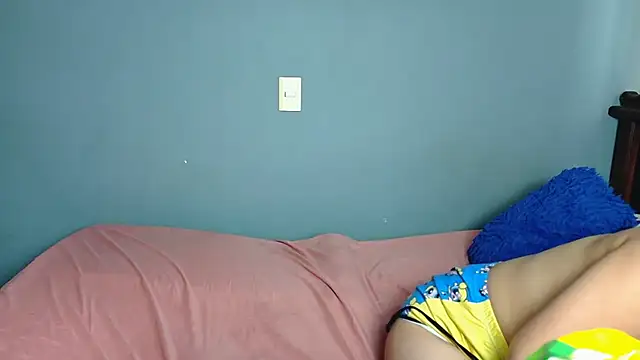 Snapshot of violetmia68 chatting on December 21, 2025, 1:51 pm violetmia68 online show from December 21, 2025, 1:51 pm