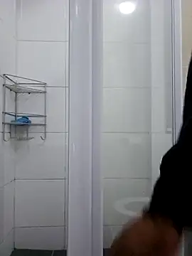 Snapshot of trickyOne chatting on November 4, 2025, 4:06 pm trickyOne online show from November 4, 2025, 4:06 pm