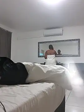 Snapshot of trickyOne chatting on November 5, 2025, 7:03 pm trickyOne online show from November 5, 2025, 7:03 pm