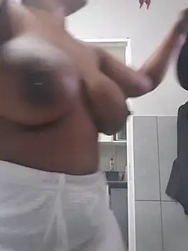 Snapshot of trickyOne chatting on November 19, 2025, 3:56 pm trickyOne online show from November 19, 2025, 3:56 pm