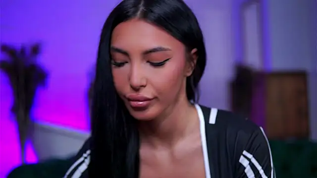 AishaaDevoe online show from January 11, 2026, 9:09 pm