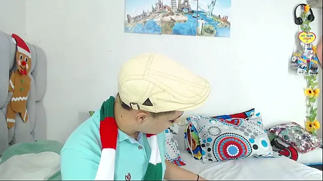 Snapshot of christopher_Hot chatting on December 3, 2025, 8:40 pm christopher Hot online show from December 3, 2025, 8:40 pm