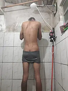 Dedede32 online show from October 19, 2025, 10:43 pm