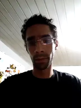 Dedede32 online show from November 30, 2025, 10:47 pm