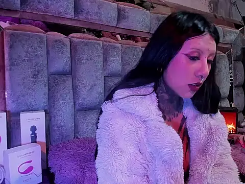 missashlyrosette online show from November 13, 2025, 3:49 am