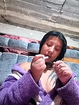 missashlyrosette online show from December 4, 2025, 11:24 pm