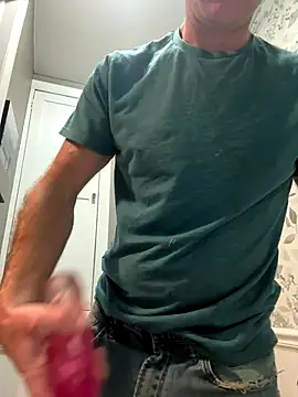 Snapshot of DILFiGuess11 chatting on September 12, 2025, 5:29 am DILFiGuess11 online show from September 12, 2025, 5:29 am