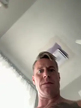 Snapshot of DILFiGuess11 chatting on September 17, 2025, 4:41 pm DILFiGuess11 online show from September 17, 2025, 4:41 pm