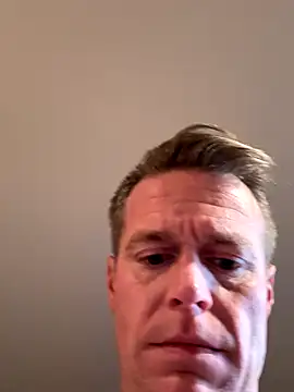 Snapshot of DILFiGuess11 chatting on October 21, 2025, 9:04 pm DILFiGuess11 online show from October 21, 2025, 9:04 pm