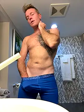 Snapshot of DILFiGuess11 chatting on October 23, 2025, 7:56 pm DILFiGuess11 online show from October 23, 2025, 7:56 pm