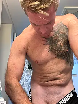 Snapshot of DILFiGuess11 chatting on October 24, 2025, 2:13 pm DILFiGuess11 online show from October 24, 2025, 2:13 pm