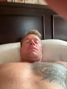 Snapshot of DILFiGuess11 chatting on October 28, 2025, 7:38 pm DILFiGuess11 online show from October 28, 2025, 7:38 pm