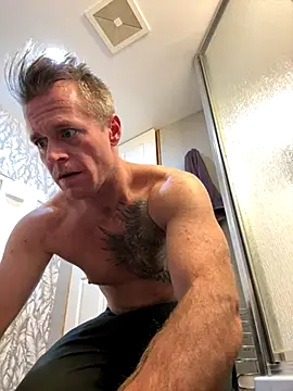 Snapshot of DILFiGuess11 chatting on November 5, 2025, 4:23 am DILFiGuess11 online show from November 5, 2025, 4:23 am