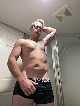 Snapshot of DILFiGuess11 chatting on November 17, 2025, 9:09 pm DILFiGuess11 online show from November 17, 2025, 9:09 pm