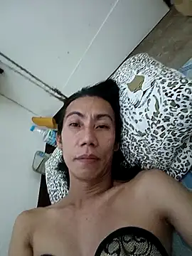 Snapshot of xx9inchesCOCKxx chatting on November 5, 2025, 2:33 am xx9inchesCOCKxx online show from November 5, 2025, 2:33 am