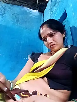 Jooli xx online show from April 16, 2026, 12:39 pm