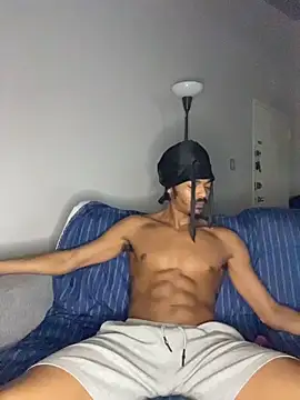 TRILLAHUNG online show from January 15, 2026, 11:52 pm