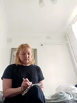 Snapshot of LiluLiluLilu chatting on September 15, 2025, 6:57 am LiluLiluLilu online show from September 15, 2025, 6:57 am