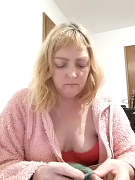 Snapshot of LiluLiluLilu chatting on November 6, 2025, 5:58 pm LiluLiluLilu online show from November 6, 2025, 5:58 pm