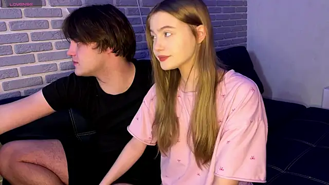 Snapshot of fetchingcouplee chatting on November 3, 2025, 2:07 pm fetchingcouplee online show from November 3, 2025, 2:07 pm