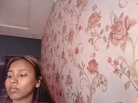 GlamGirl002 online show from April 1, 2026, 2:45 am