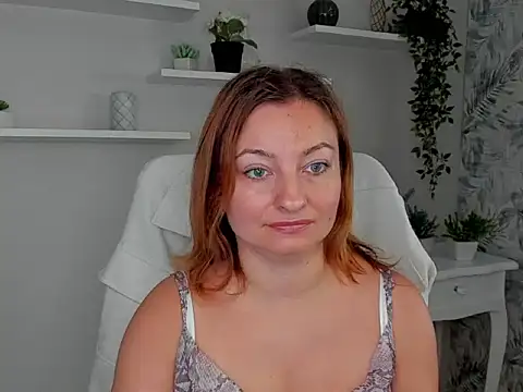 Snapshot of angelaSamt chatting on September 9, 2025, 5:51 am angelaSamt online show from September 9, 2025, 5:51 am