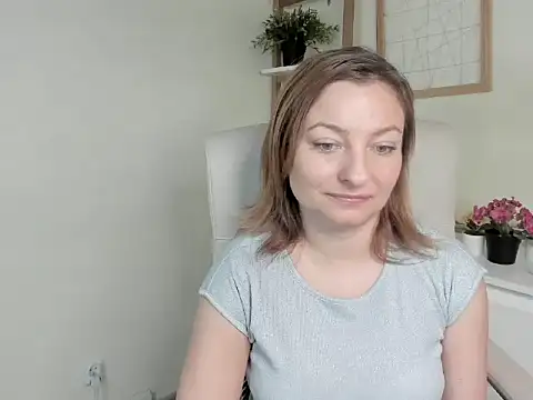 Snapshot of angelaSamt chatting on September 17, 2025, 5:53 am angelaSamt online show from September 17, 2025, 5:53 am