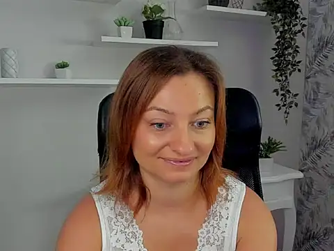 Snapshot of angelaSamt chatting on September 27, 2025, 6:29 am angelaSamt online show from September 27, 2025, 6:29 am