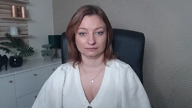 Snapshot of angelaSamt chatting on November 7, 2025, 6:46 am angelaSamt online show from November 7, 2025, 6:46 am