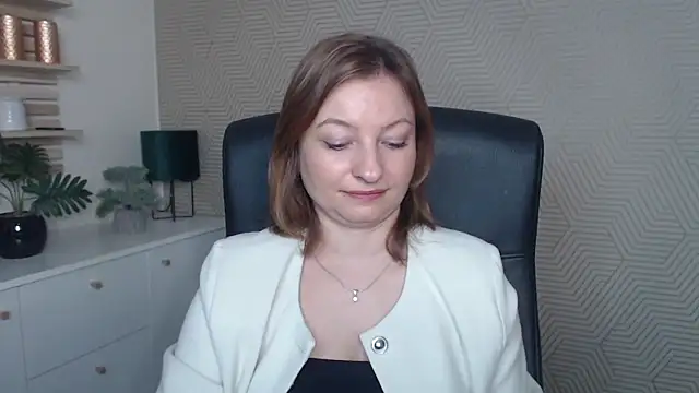 Snapshot of angelaSamt chatting on November 14, 2025, 6:34 am angelaSamt online show from November 14, 2025, 6:34 am