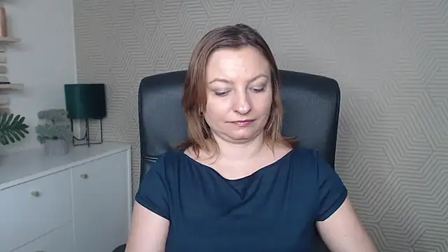 Snapshot of angelaSamt chatting on November 27, 2025, 6:48 am angelaSamt online show from November 27, 2025, 6:48 am