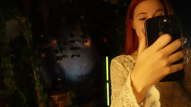 Snapshot of eliz_gallen chatting on October 24, 2025, 6:59 pm eliz gallen online show from October 24, 2025, 6:59 pm