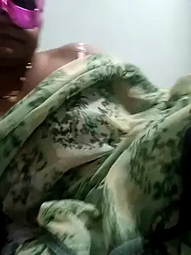 NIT-COUPLE online show from September 9, 2025, 4:06 pm