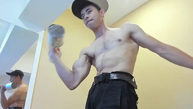 Muscle Scott online show from October 1, 2025, 12:11 pm