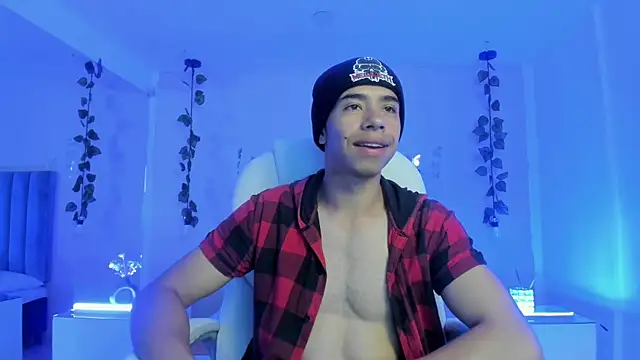 Muscle Scott online show from November 1, 2025, 12:18 pm