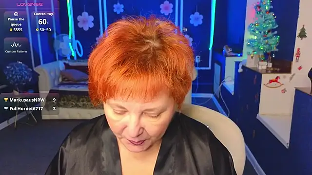 Snapshot of Kira_Kenett chatting on December 18, 2025, 8:42 am Kira Kenett online show from December 18, 2025, 8:42 am