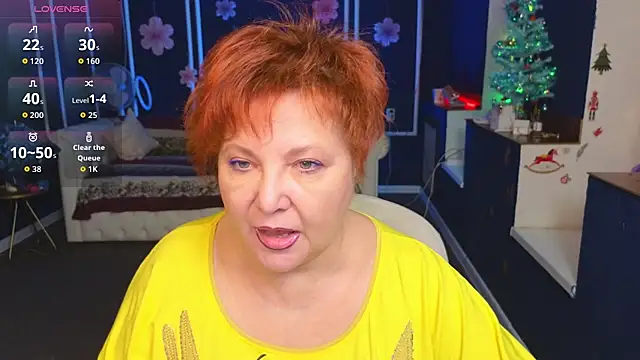 Snapshot of Kira_Kenett chatting on December 23, 2025, 6:44 am Kira Kenett online show from December 23, 2025, 6:44 am