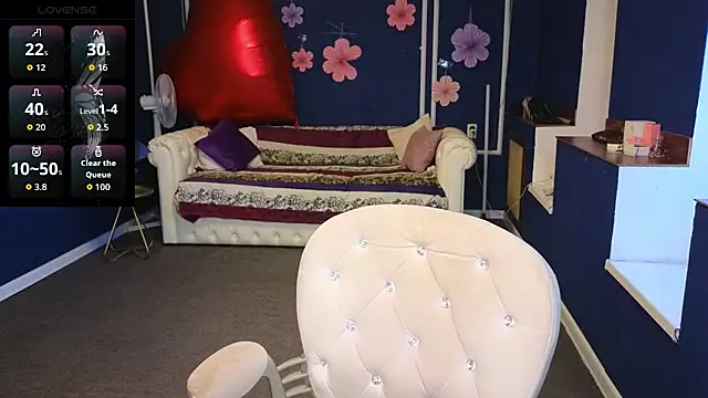 Kira Kenett online show from May 16, 2026, 6:43 am