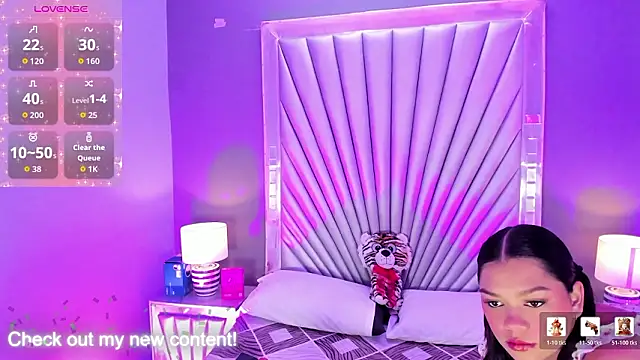 HatsaJones online show from March 26, 2026, 3:56 am